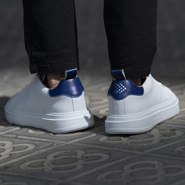 Sneaker Gallery Image 4